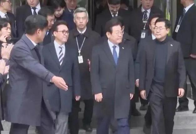 2025新澳门正版挂牌图和李在明正式宣誓就职与李在明是什么党